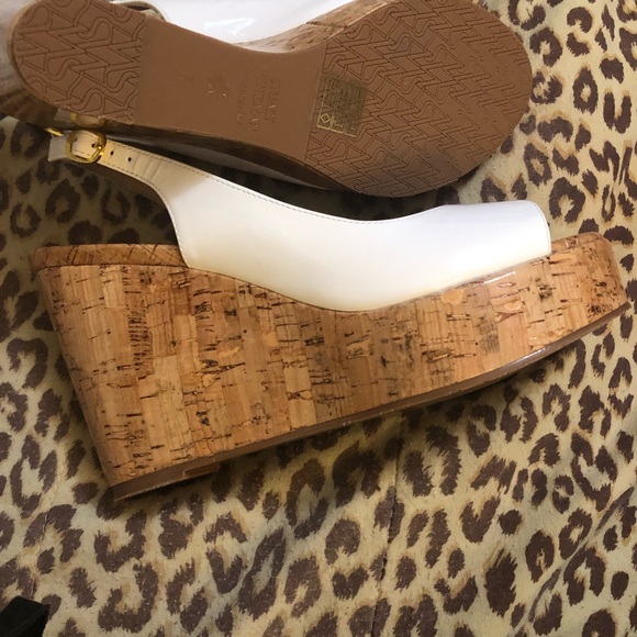Stuart Weitzman “RIVERIA” White Wedge Sandal 🇪🇸 - Picture 7 of 10